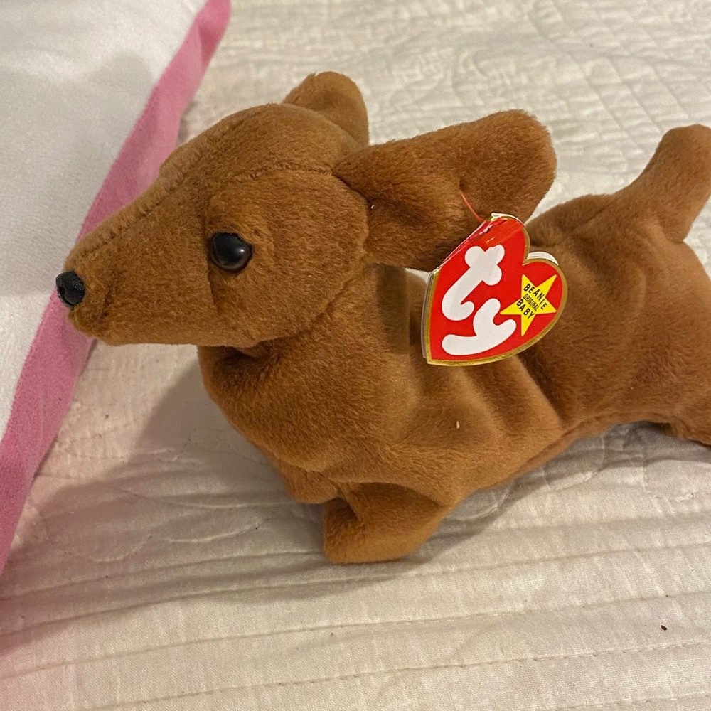 RARE Weenie the dachshund dog! Original Ty beanie baby w/PVC pellets & ERRORS!